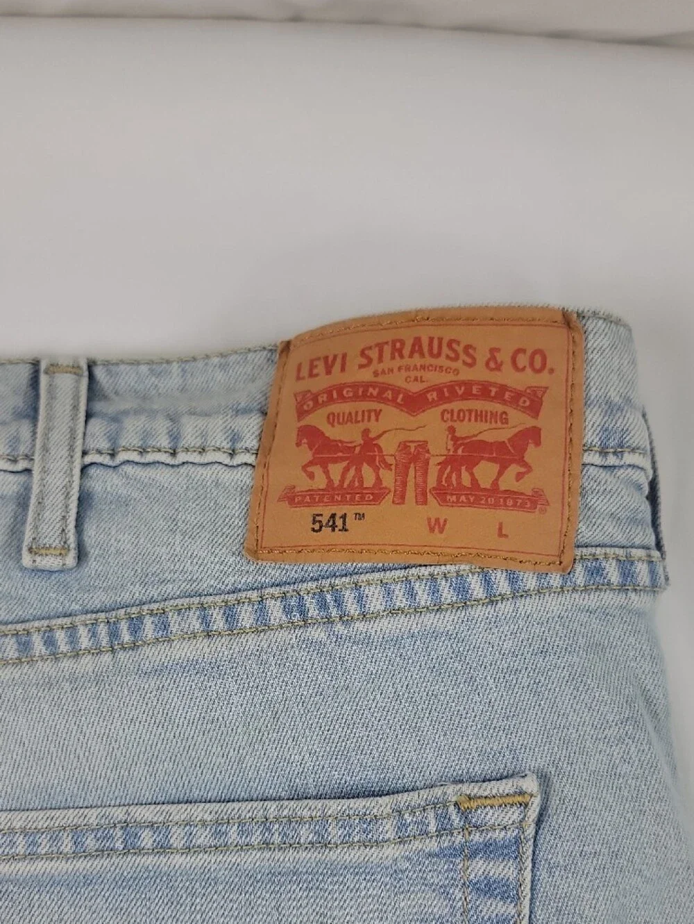 Levi's Light Wash Men’s 52x30 541 Athetic Taper Stretch  Jeans NEW